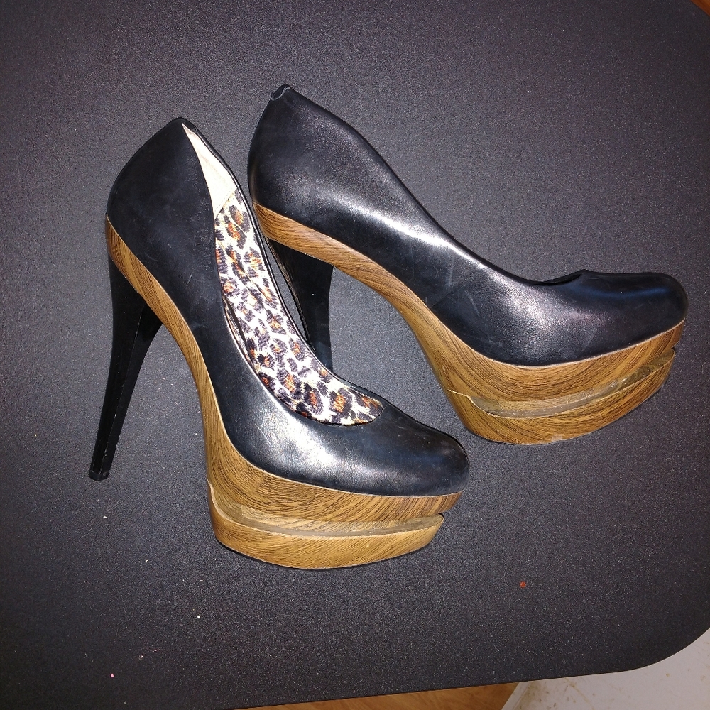Black and Tan Sexy Pumps Unique Size 9